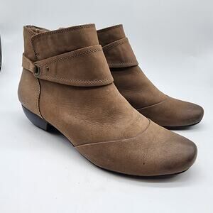 Taos Addition Oiled Leather Ankle Boot Side Zip Block Heel Booties Brown Size 8